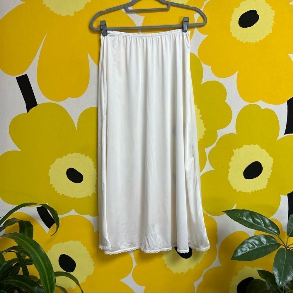 Vintage White Vanity Fair Skirt Half Slip